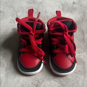 Red and Black Kids High-Top Sneakers - Stylish Toddler Shoes
